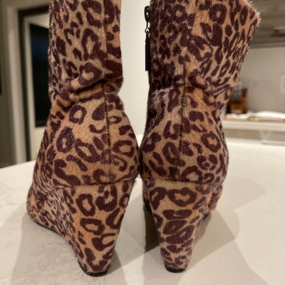 Super cool leopard print ankle booties - Picture 8 of 9